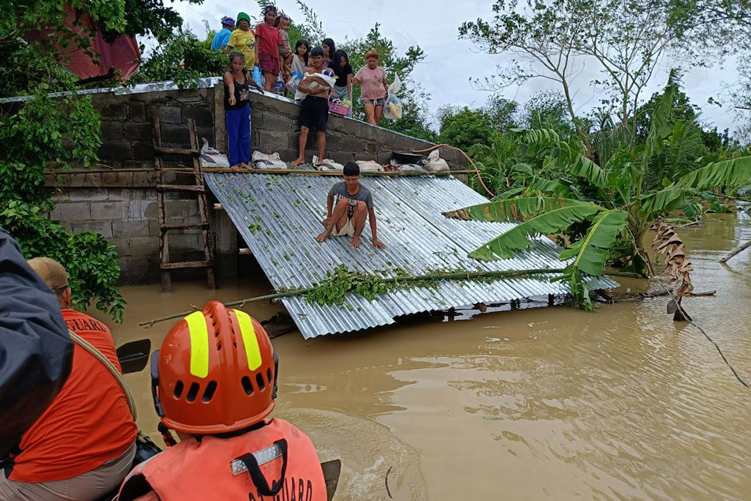 Tiếng kêu cứu từ vùng bão lũ Philippines